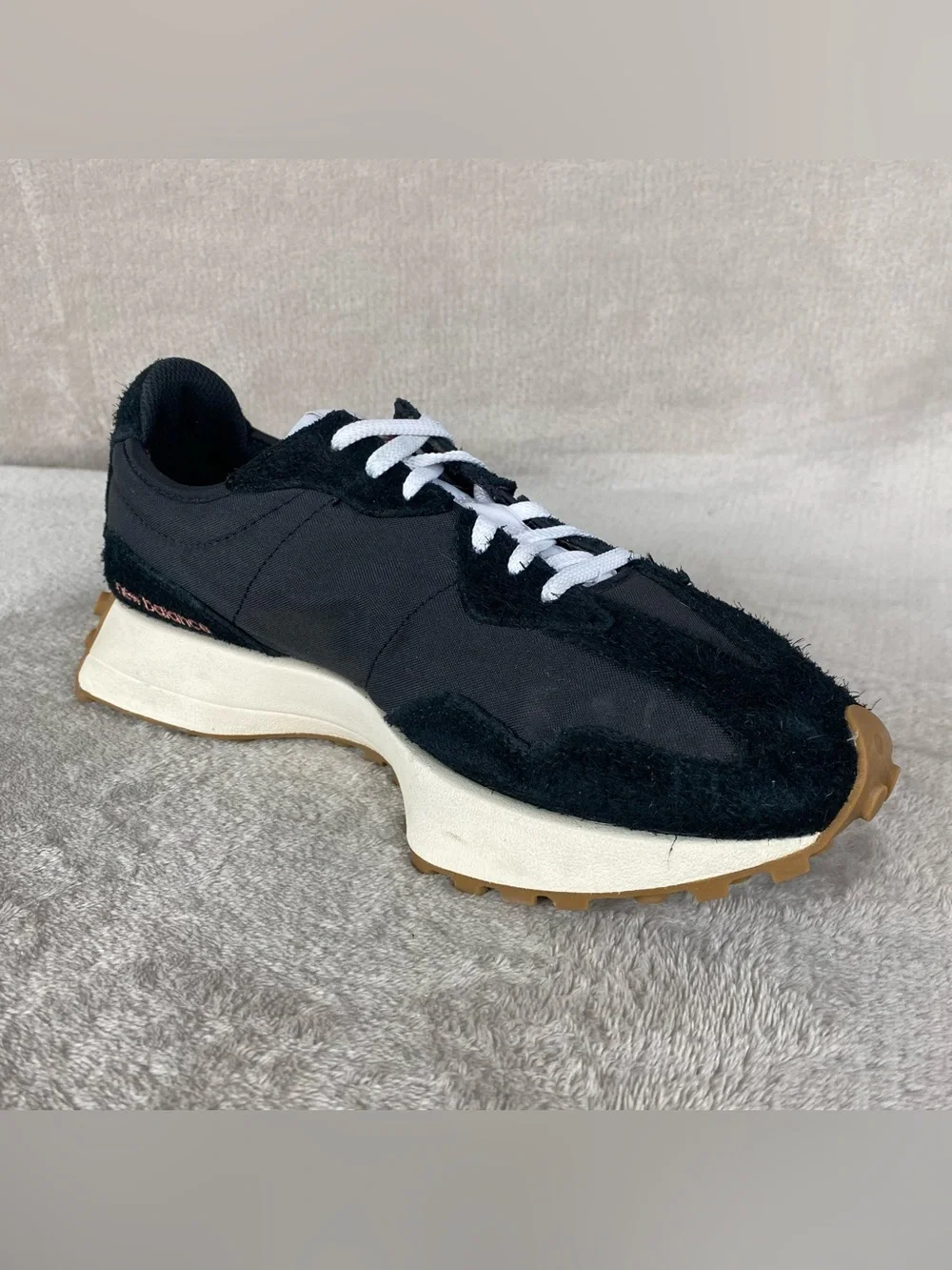 New Balance 327 WS327BL Womens Size 9 Black White Gum Running Shoes